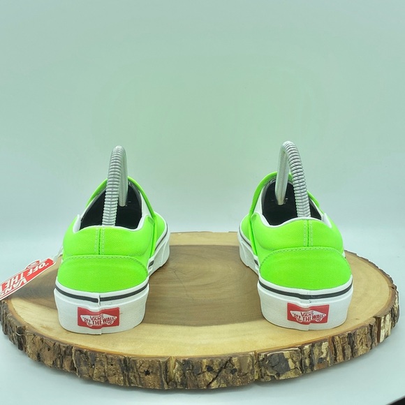 VANS Women’s Neon Green Classic Slip On - Picture 5 of 7